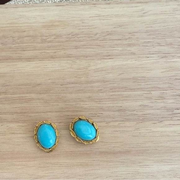 Vintage Stamped Marvella ClipOn Earrings - Picture 1 of 3